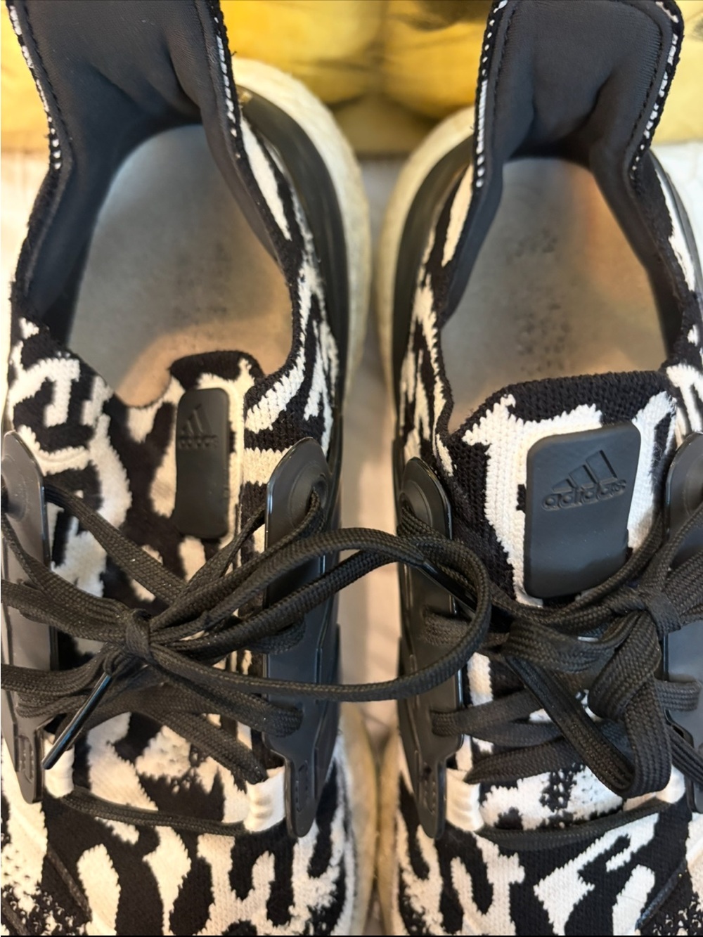 adidas ultraboost 22 zebra print   Black & White Knit Sneakers Mens 8.5 great